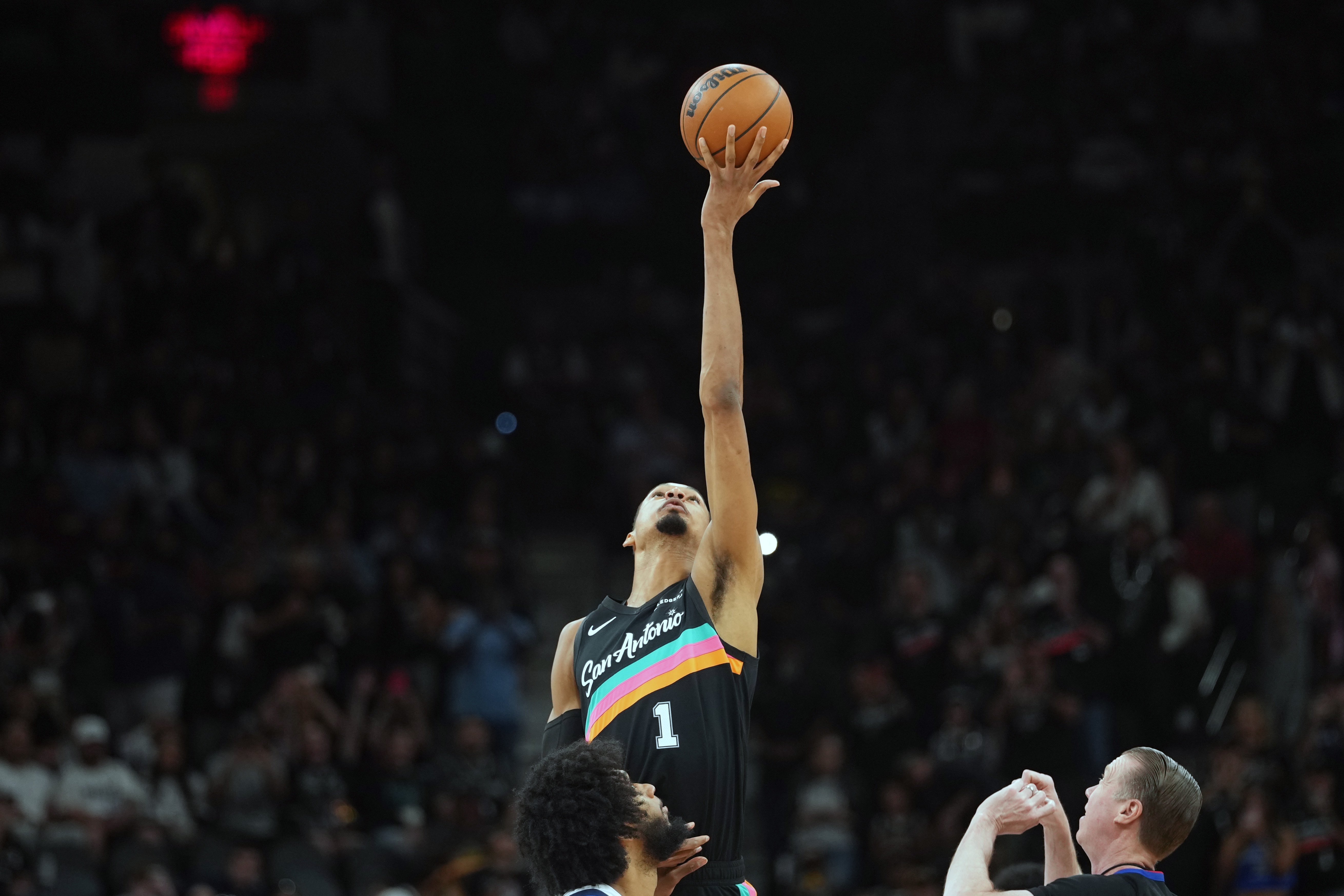 博鱼下载-收官战马刺迎战掘金 文班缺阵 瓦塞尔出战 卡斯尔出战成疑